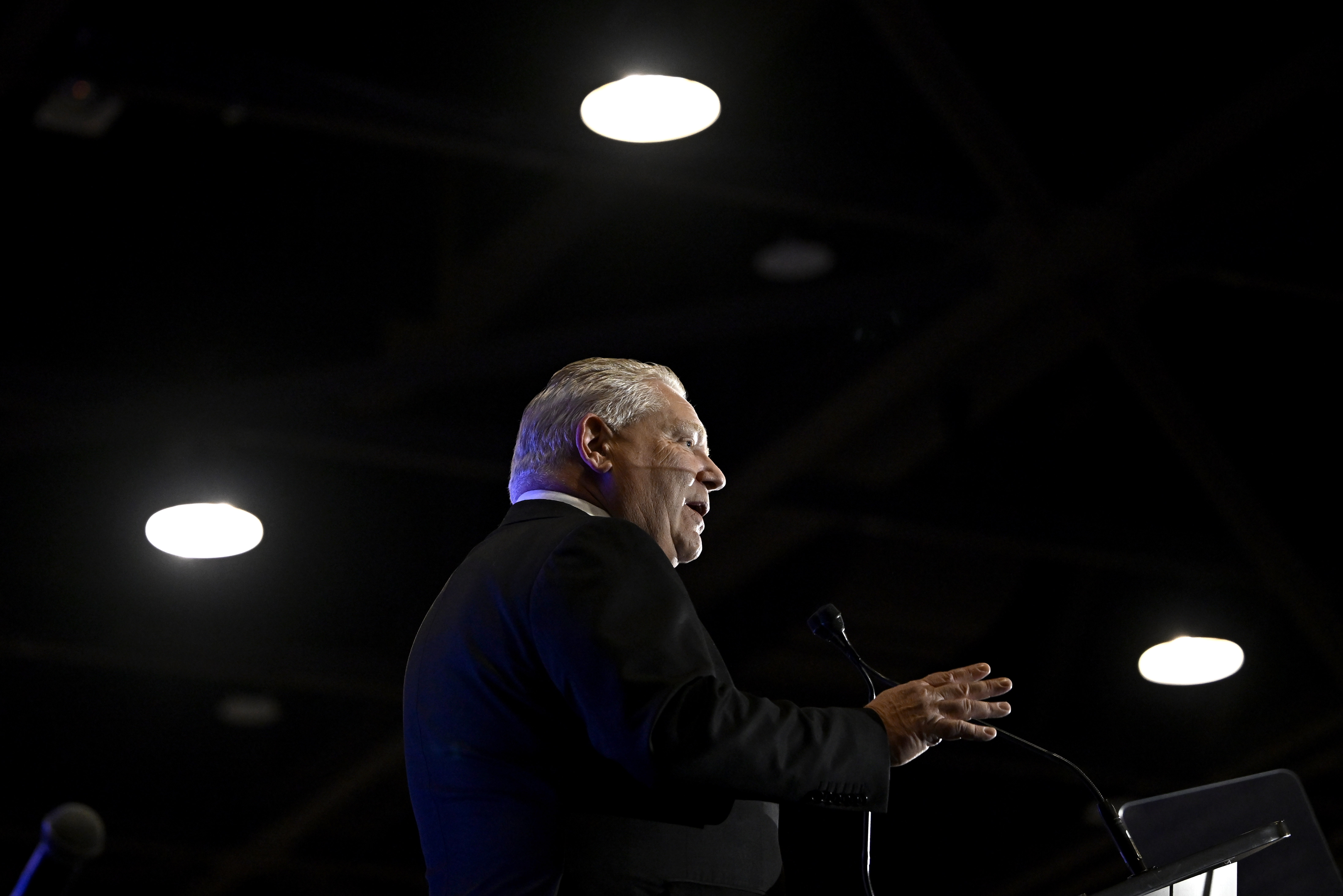 Премиерът на Онтарио Дъг Форд е изправен пред призиви да