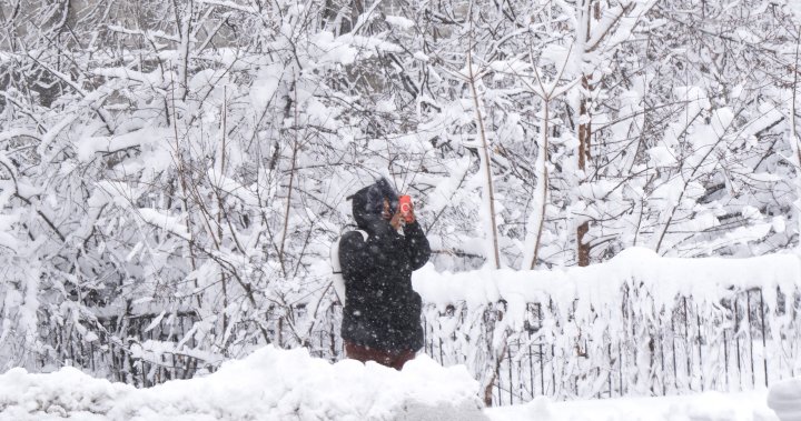 Пролетна буря: десетки хиляди остават без електричество в Квебек, Онтарио