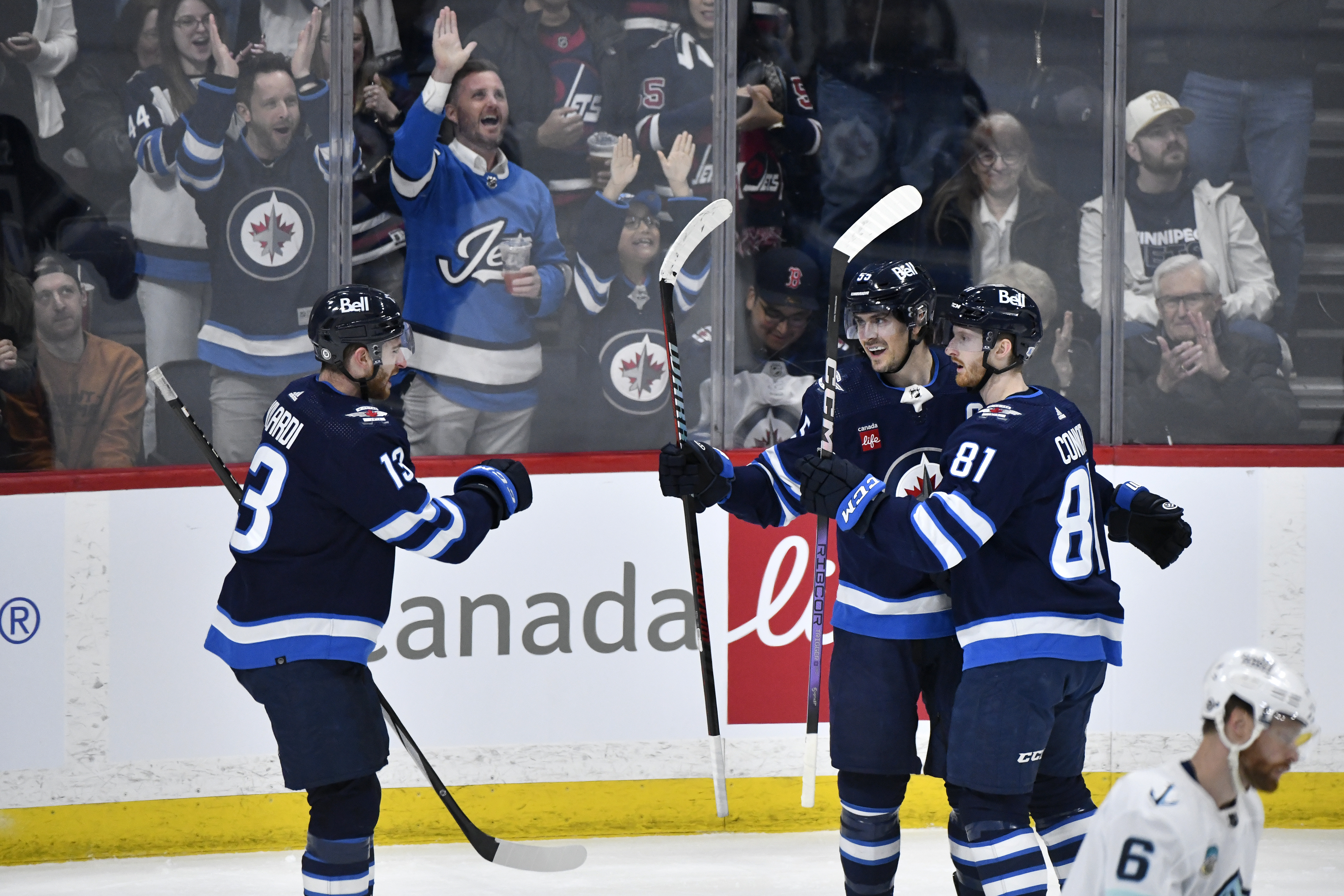 Winnipeg Jets secure home ice in round 1 of playoffs with 4-3 win over
Seattle