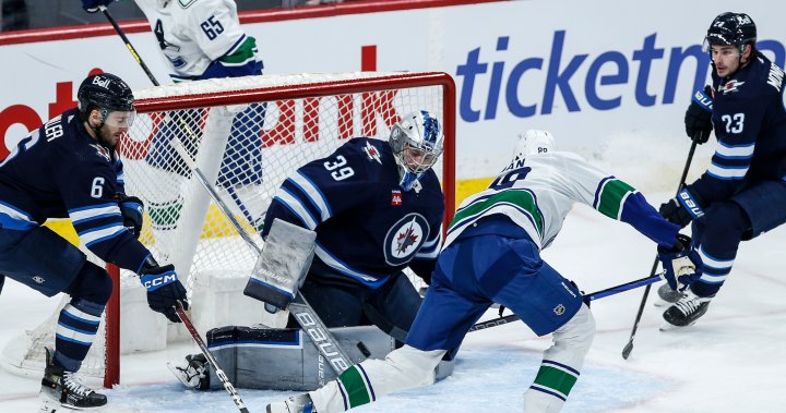 Чибриков отбеляза победител в дебюта си в НХЛ, докато Уинипег Джетс си осигури Дженингс Трофей с победа с 4-2 над Кенъкс