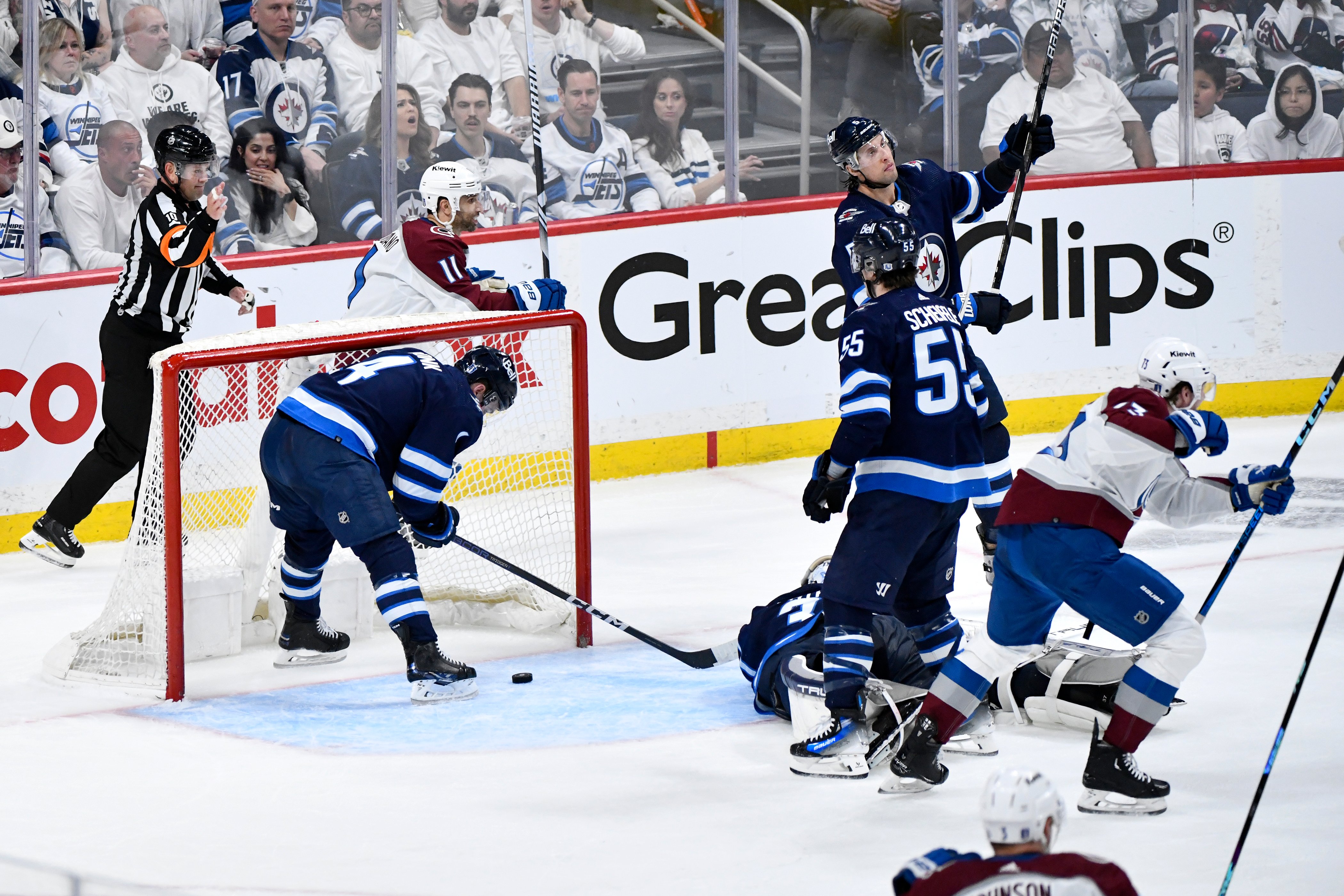 Four-goal second period propels Colorado to 5-2 Game 2 win over Winnipeg Jets - Winnipeg - Vimarsana News