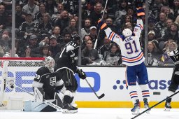 Continue reading: Edmonton Oilers pound Kings for Game 3 win