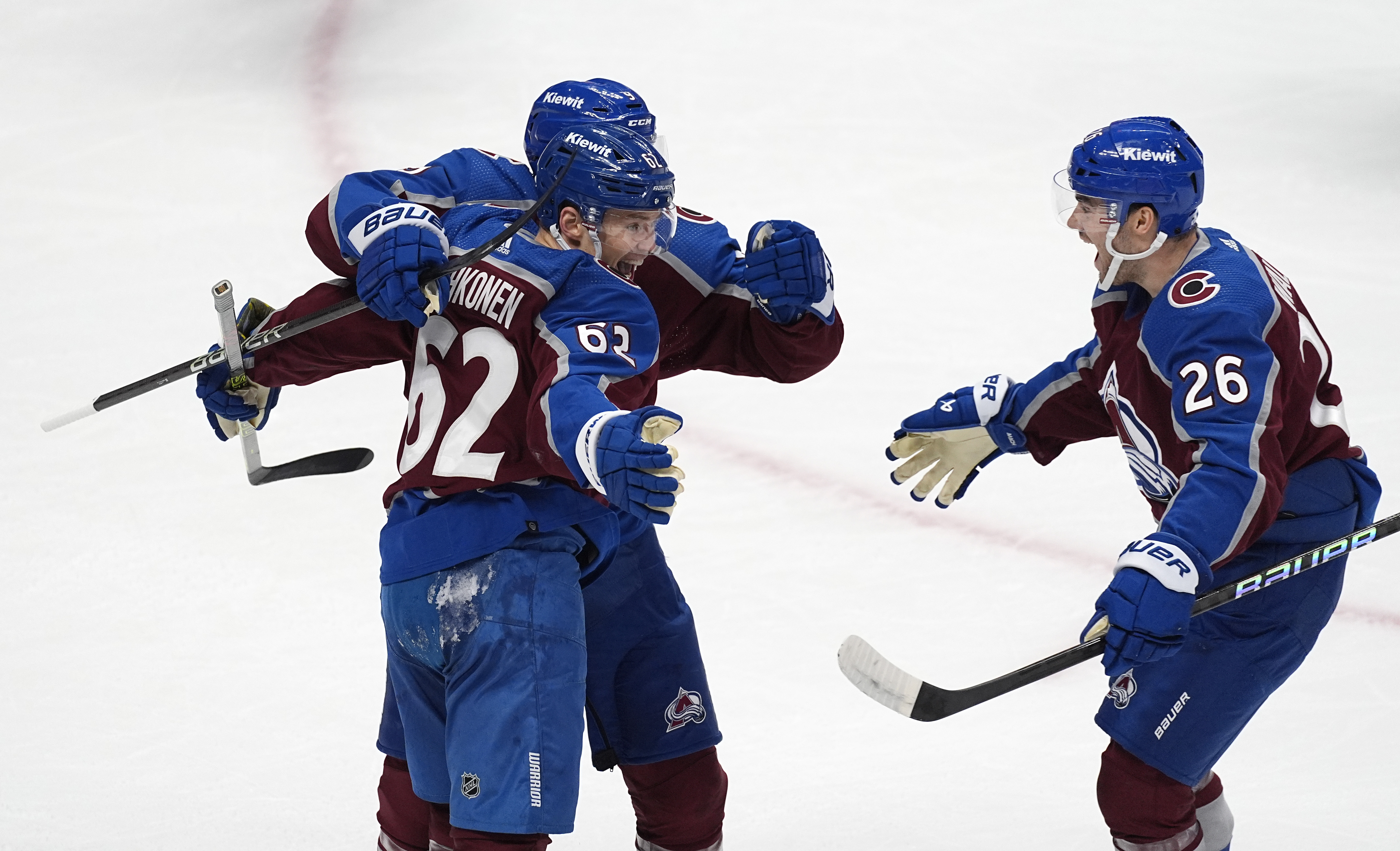 Winnipeg Jets pushed to brink with 3rd straight playoff loss to Avalanche
