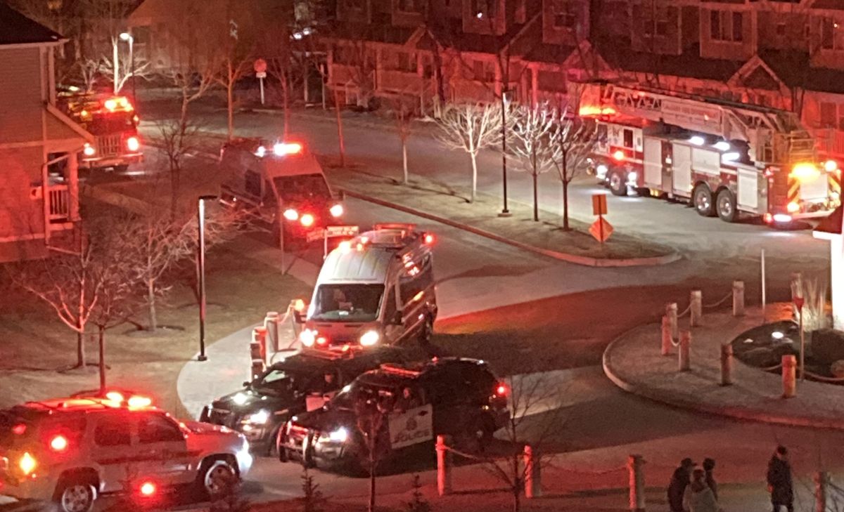 Мъж е откаран в болница със сериозни изгаряния според пожарната