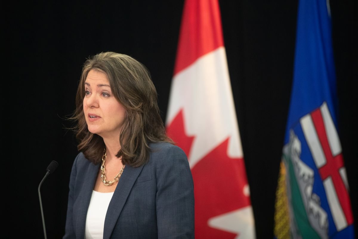 Premier Danielle Smith in Ottawa on Friday after attacking federal housing plan - Vimarsana News