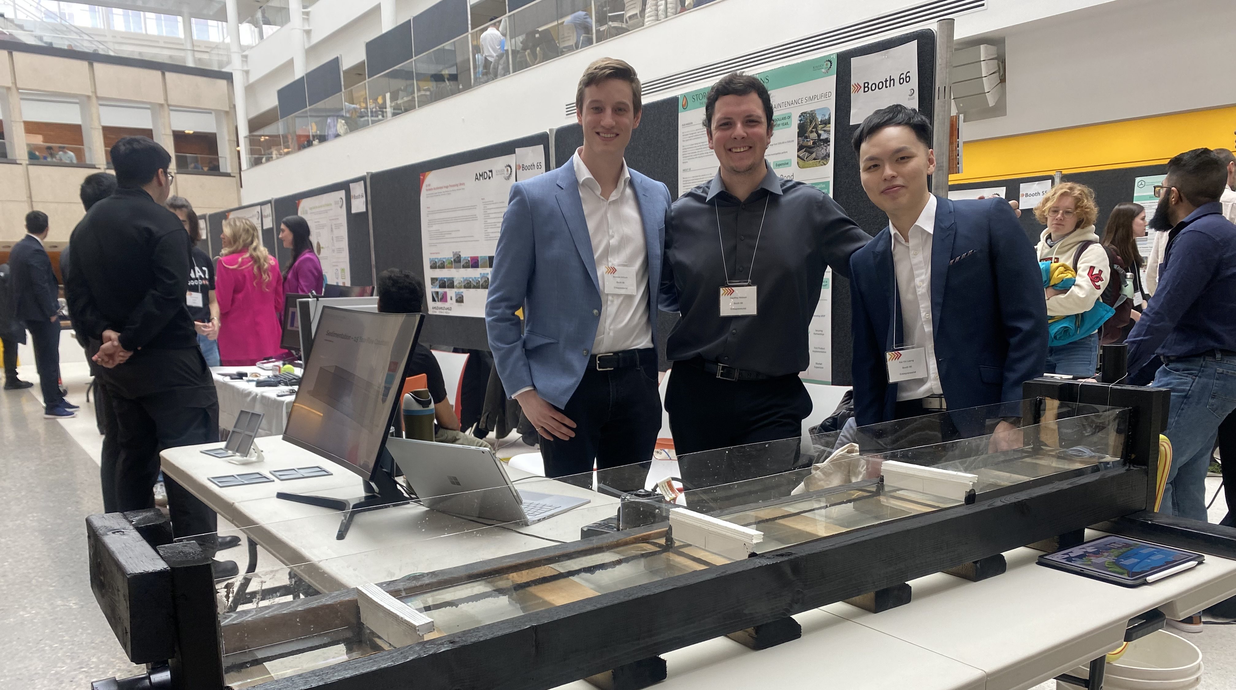 Университетът на Калгари кипи от иновативни идеи изложени във всеки