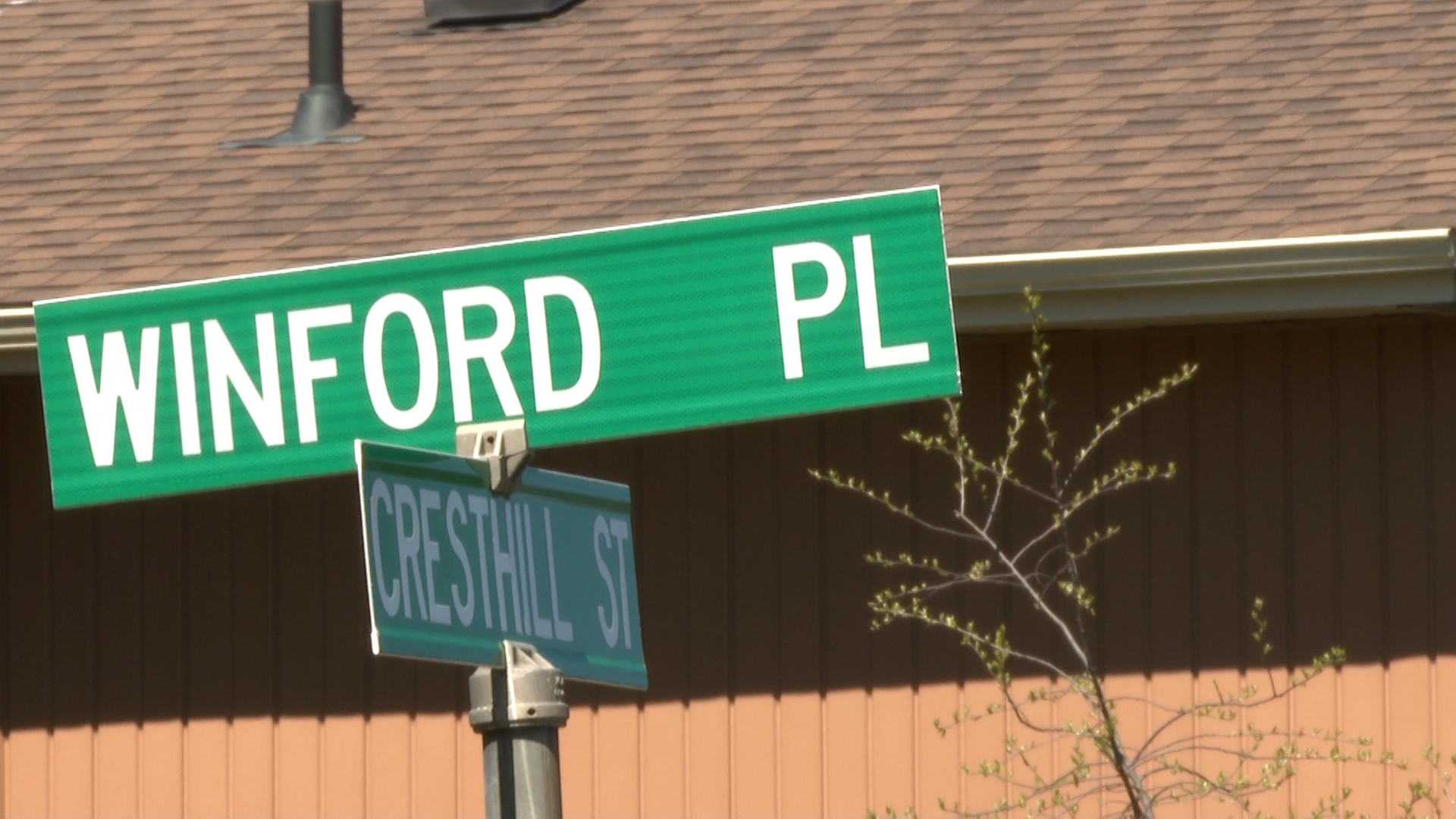 Длъжностни лица от пожарната и спасителната служба на Кингстън казаха