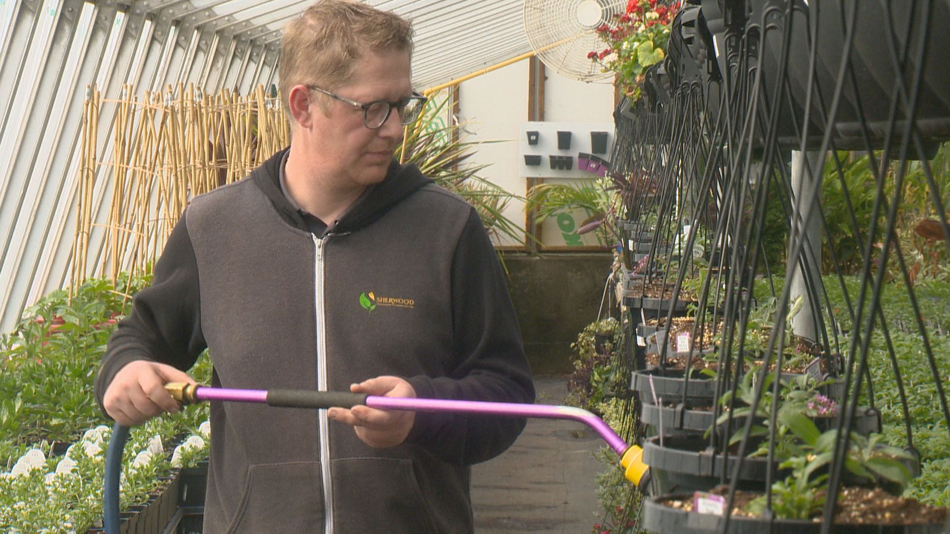 С пролетта на хоризонта градинарите в цялата провинция се подготвят