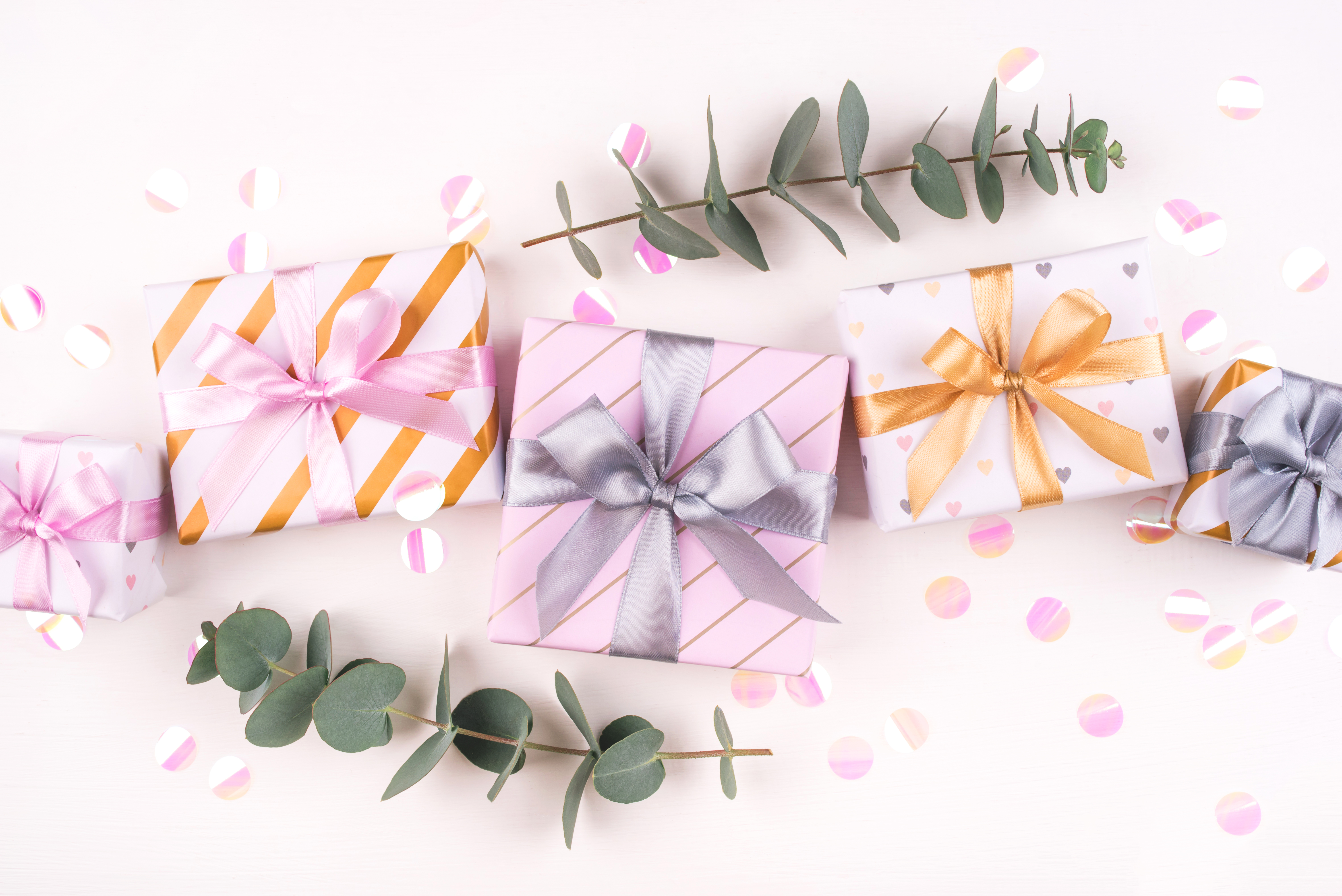 Кураторът самостоятелно решава какви теми и продукти представяме. Когато закупите