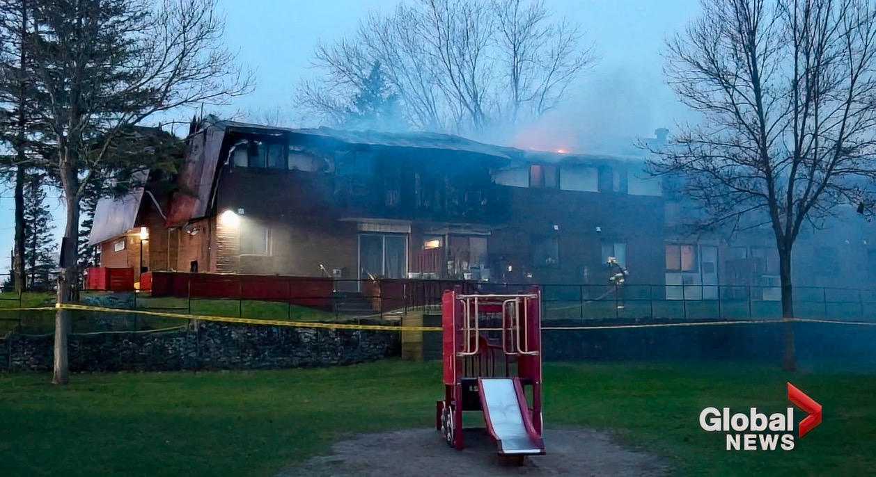 Повече от 20 наематели бяха изселени и един човек беше