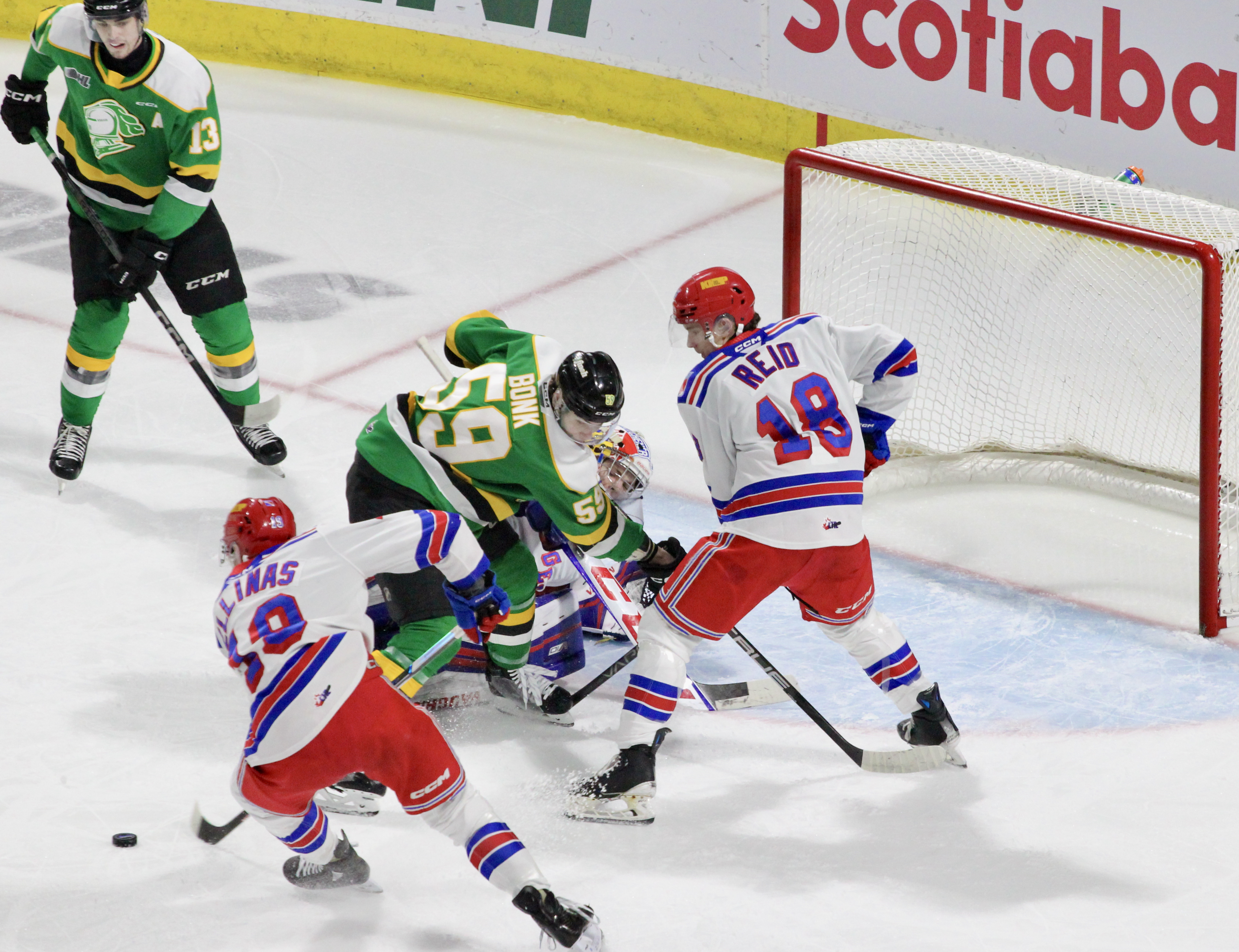 Голът на Оливър Бонк в 3 29 на третия период се