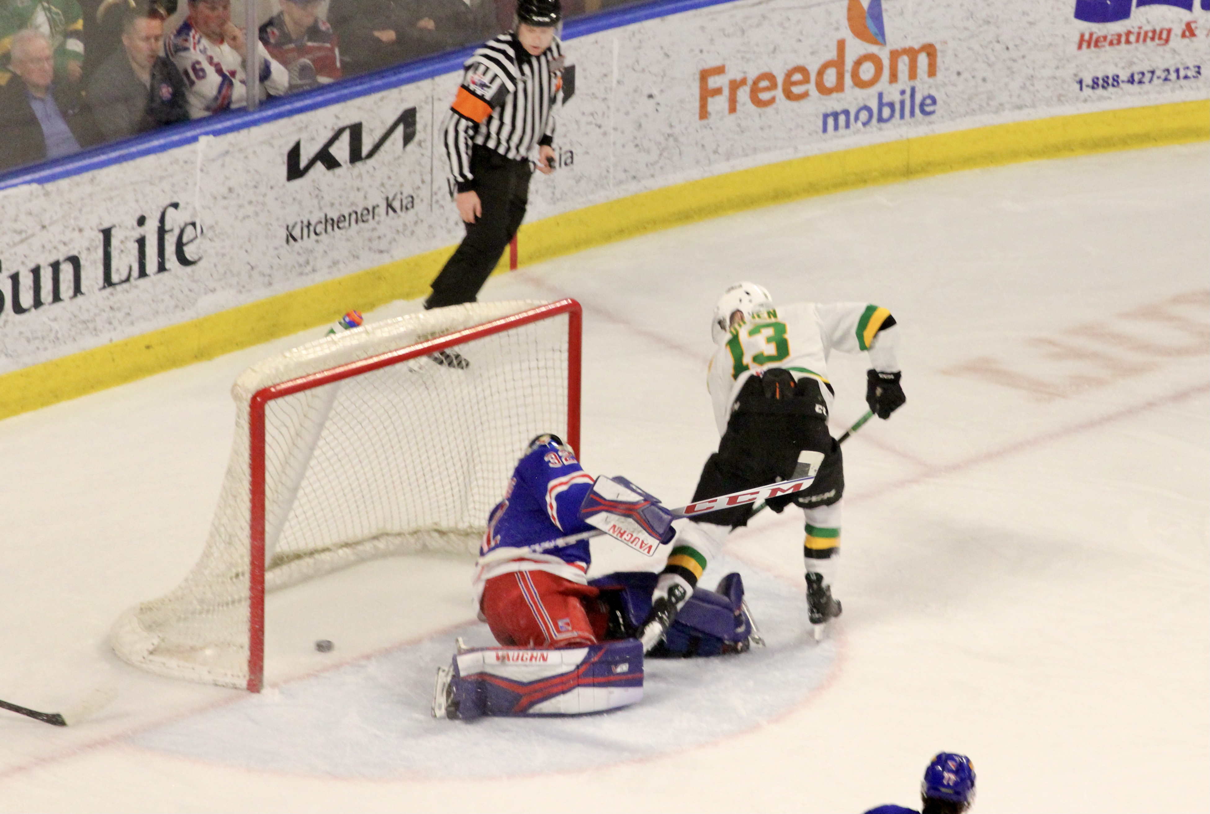 London Knights beat Kitchener 6-4 to take a 3-0 series lead over the
Rangers