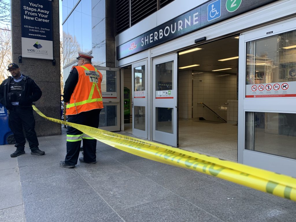 Man seriously injured after jumping on subway tracks while fleeing from Toronto police