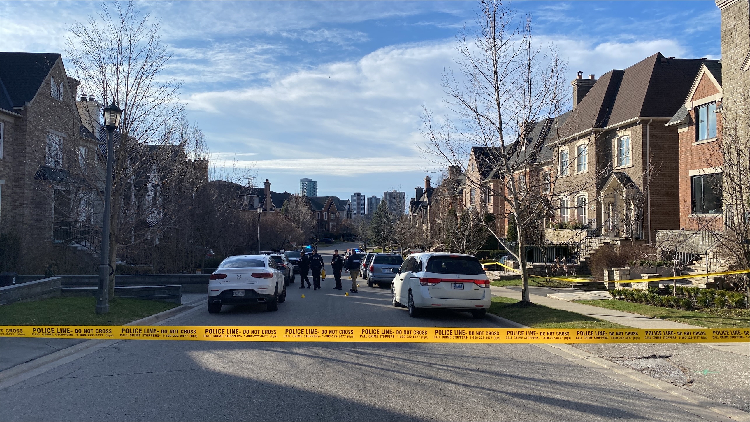 Полицията в Торонто съобщи че един човек е бил откаран