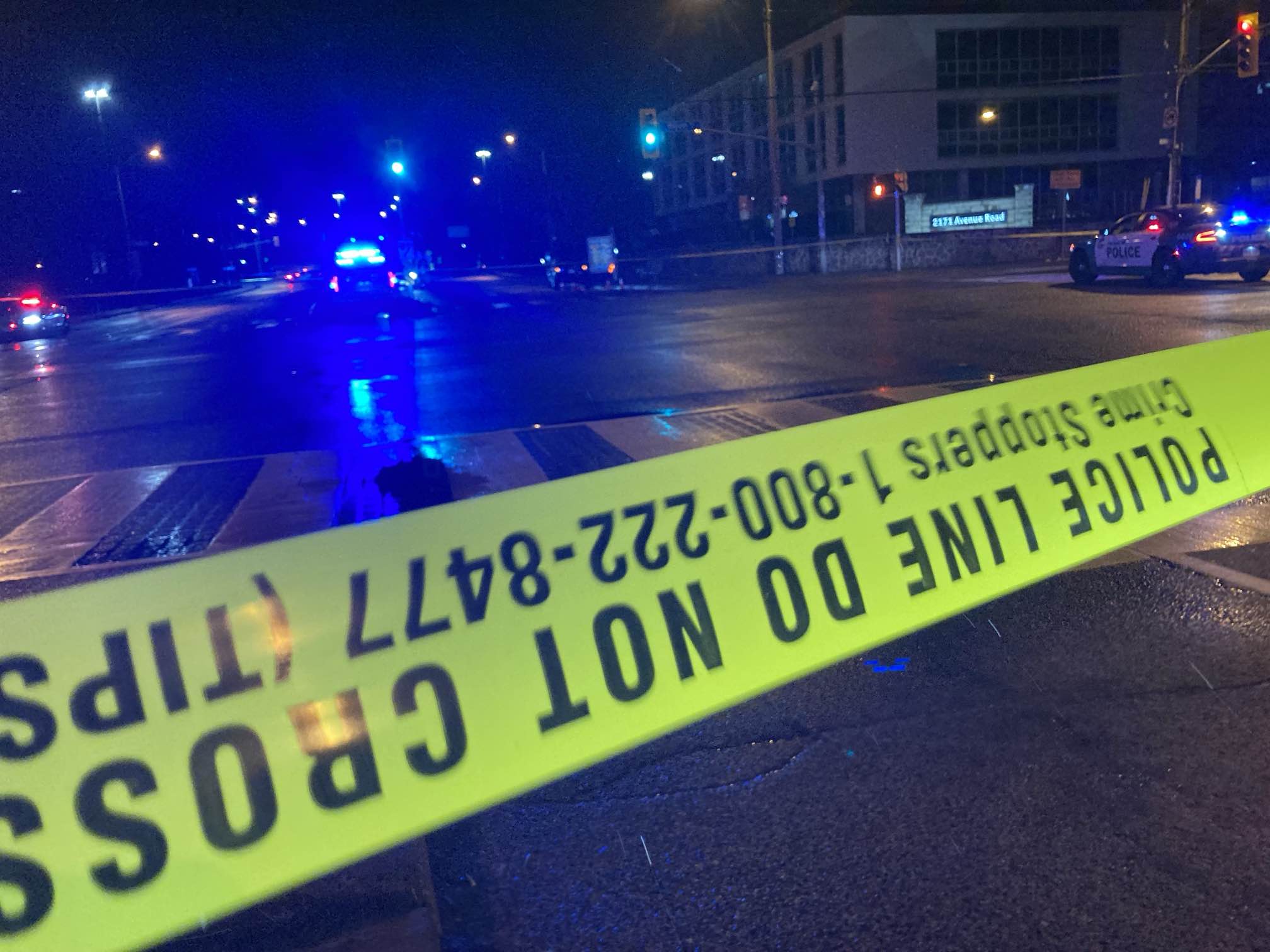 Полицията в Торонто съобщи че жена на около 60 години