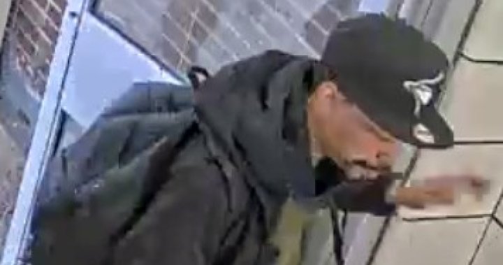 Мъж случайно ударен в лицето, докато чакаше метрото в Торонто: полицията