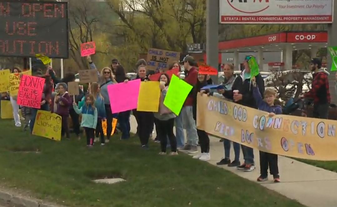 Rally held in Kelowna for Childhood Connections centre