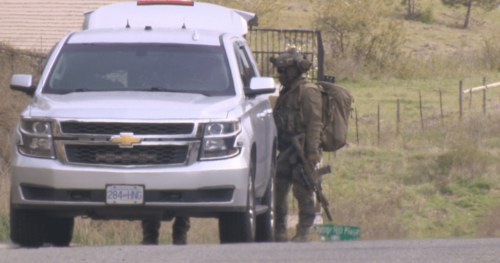Полицейска тактическа единица беше разположена в Лейк Кънтри във вторник