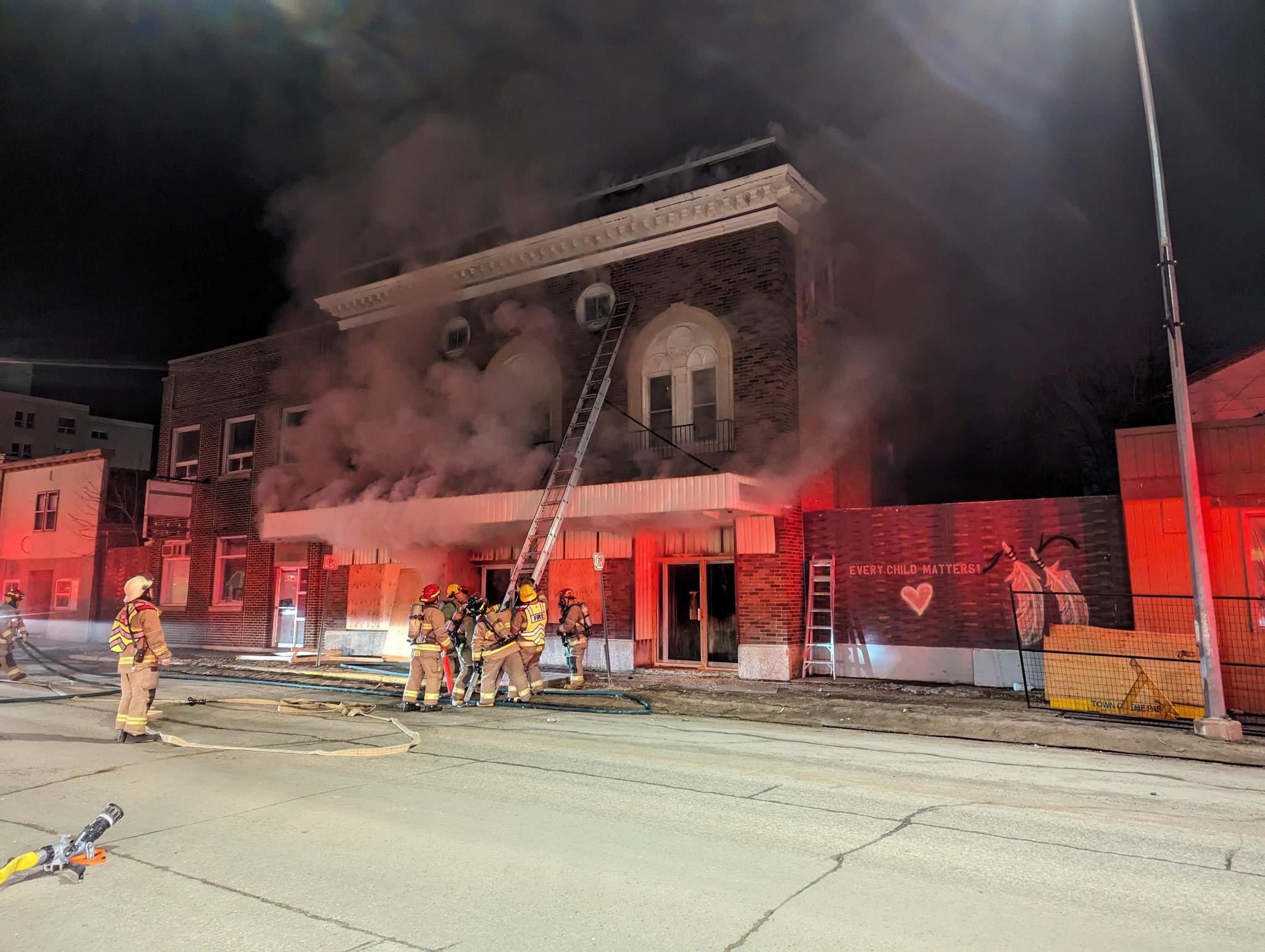 RCMP в The Pas Man разследват пожар който унищожи исторически