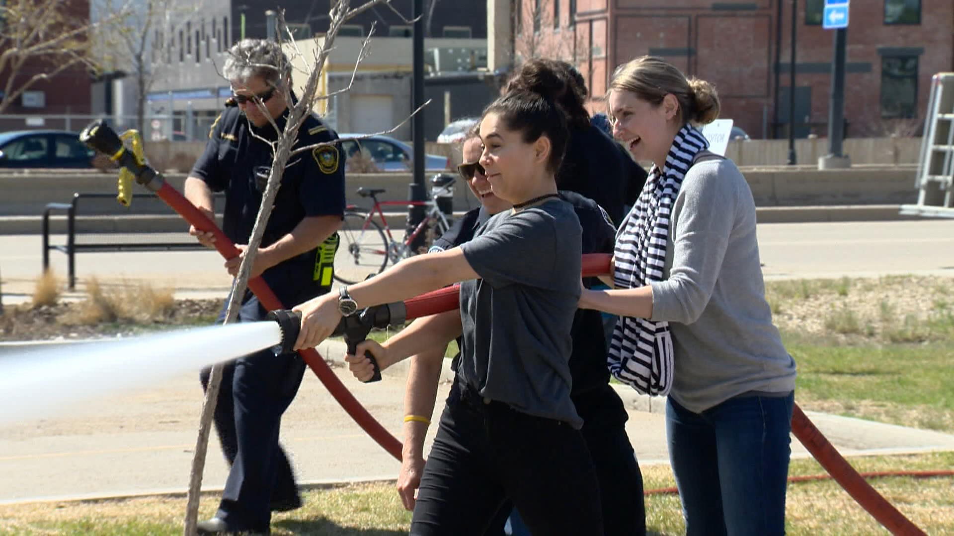 Полицейската служба и пожарната в Саскатун са домакин на събитие