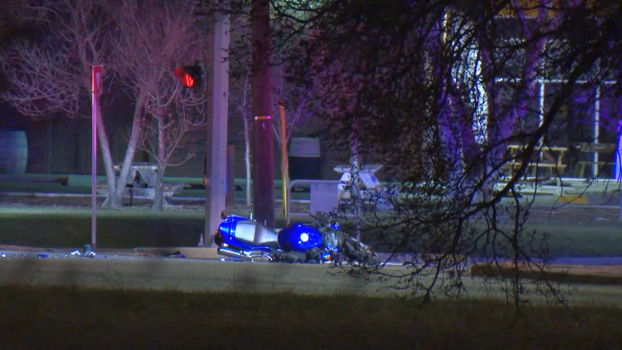 Полицията в Калгари каза че скоростта е фактор при катастрофа