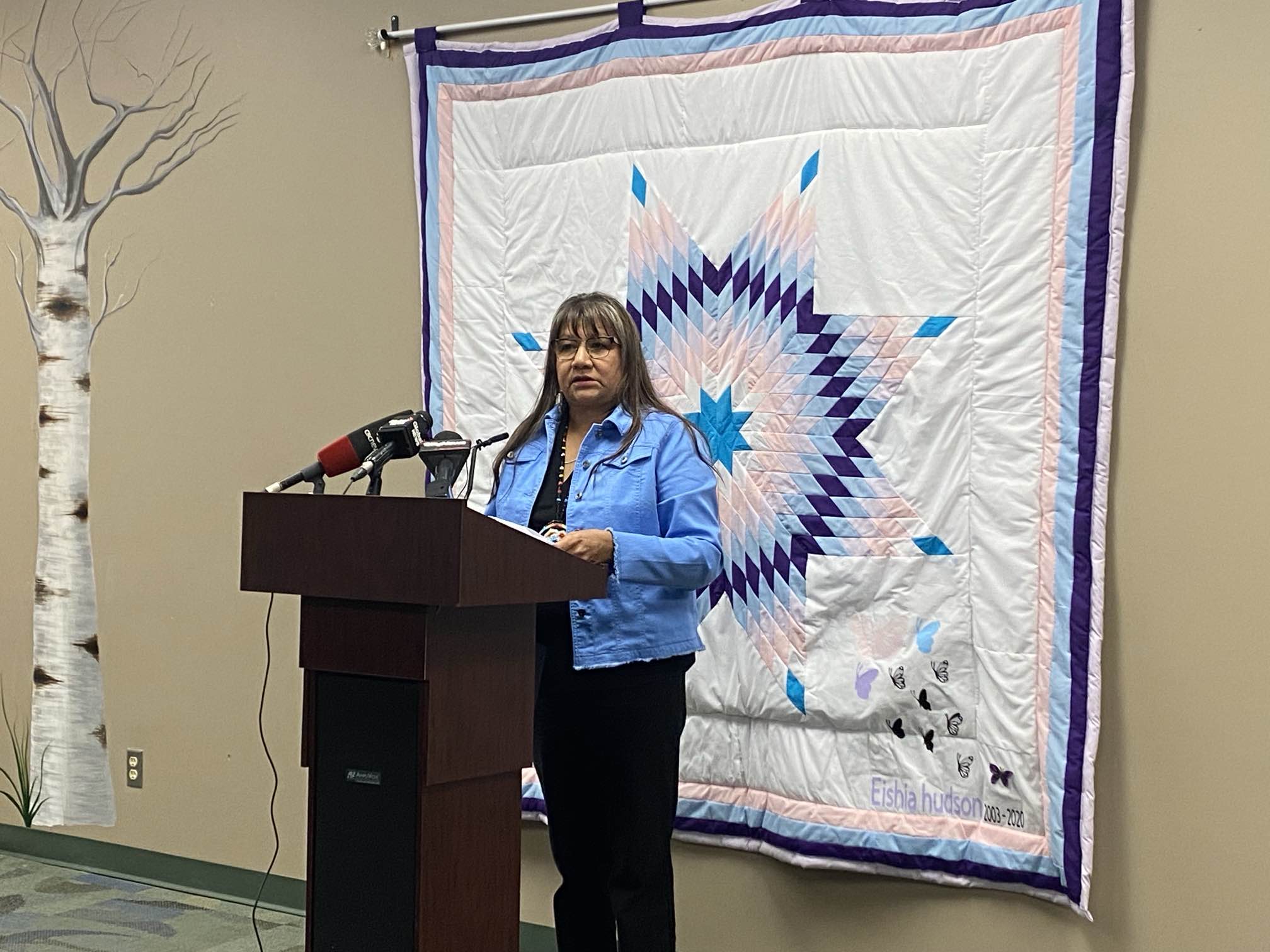 Застъпникът на Манитоба за деца и младежи призовава провинцията да