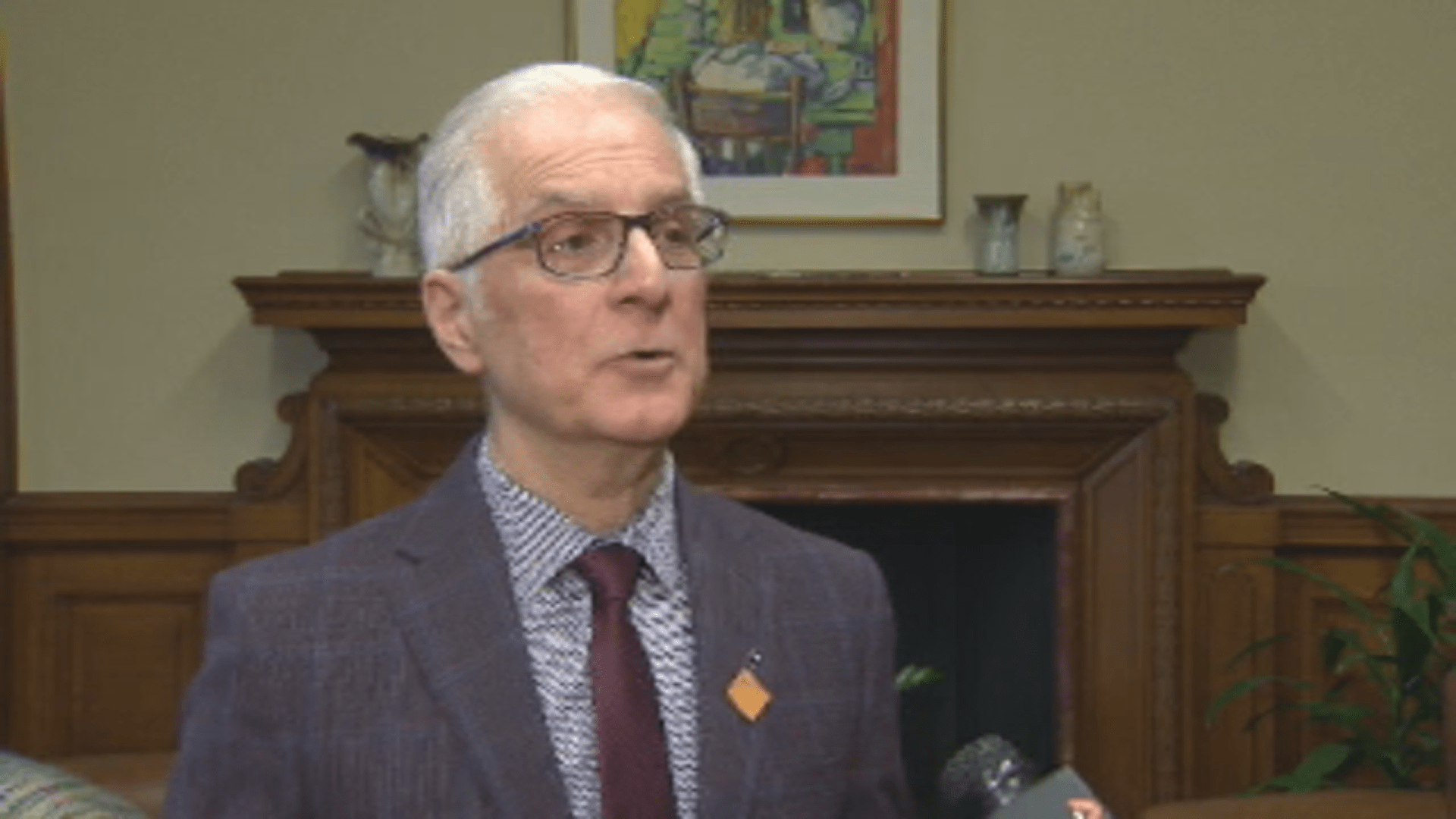 Consultations ongoing on whether cellphones will be permitted in Manitoba classrooms - Winnipeg - Vimarsana News