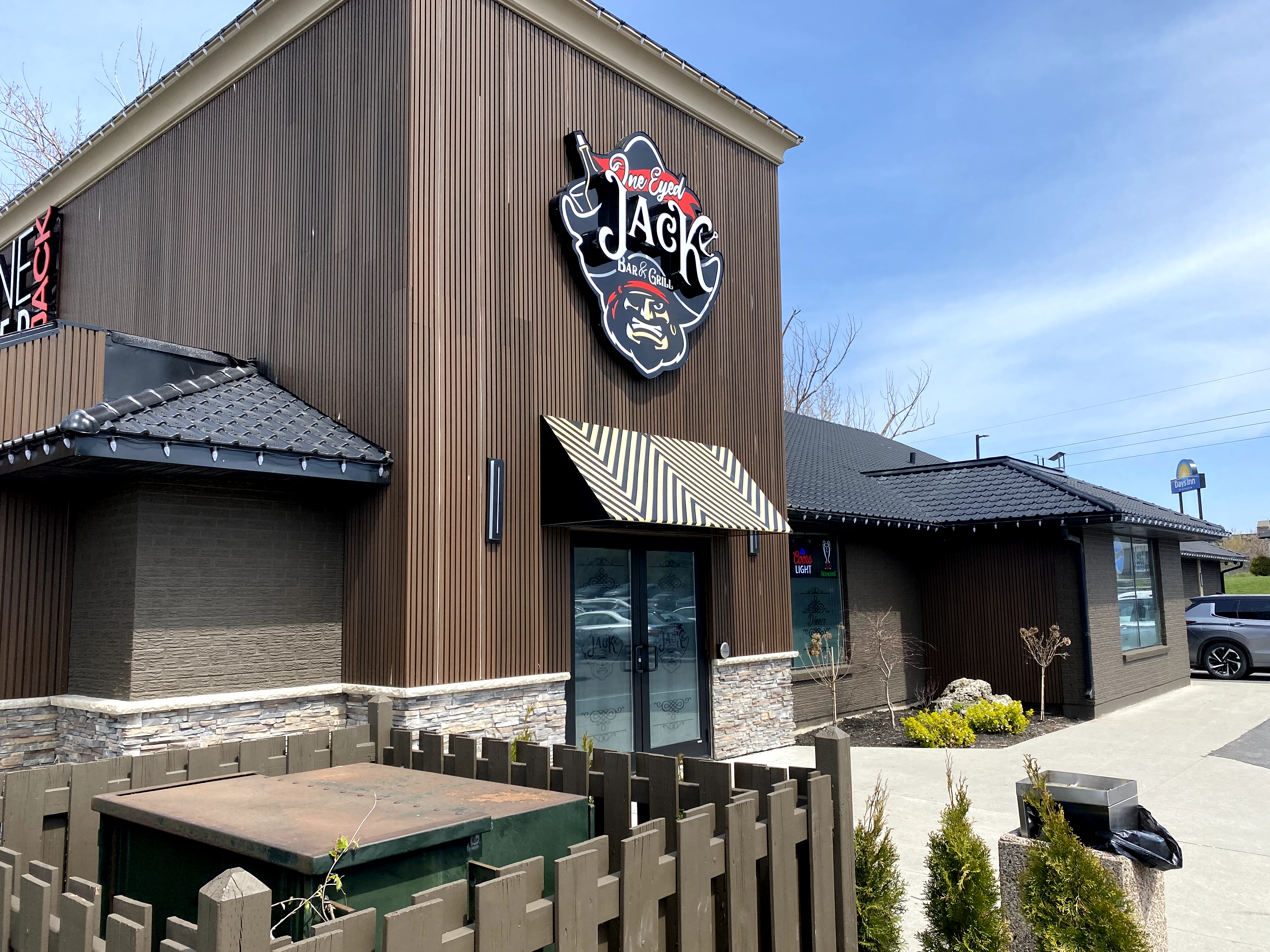 Съобщение за хора които спят в мазето на ресторант Kingston