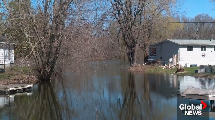 Жителите живеещи по поречието на река Отонаби в района на