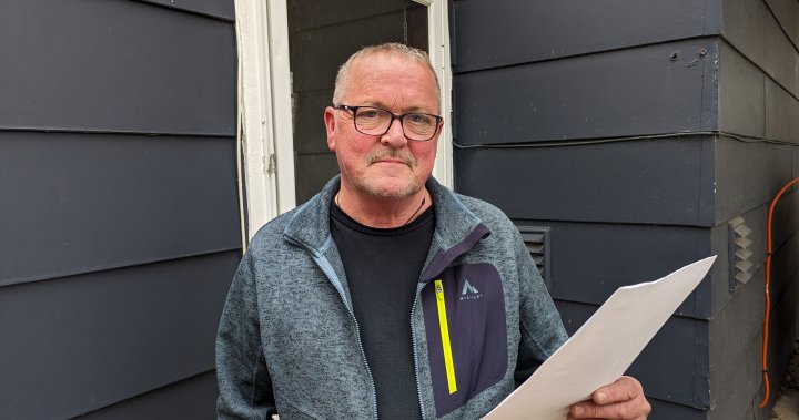 Пенсионер от Нова Скотия и „ужасният стрес“ от преместването по време на жилищна криза