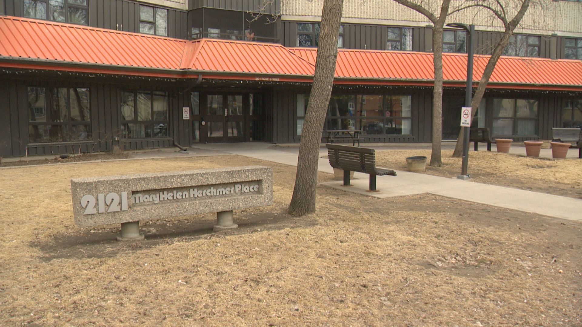 Regina seniors’ meeting with housing representatives over safety issues ‘disappointing’