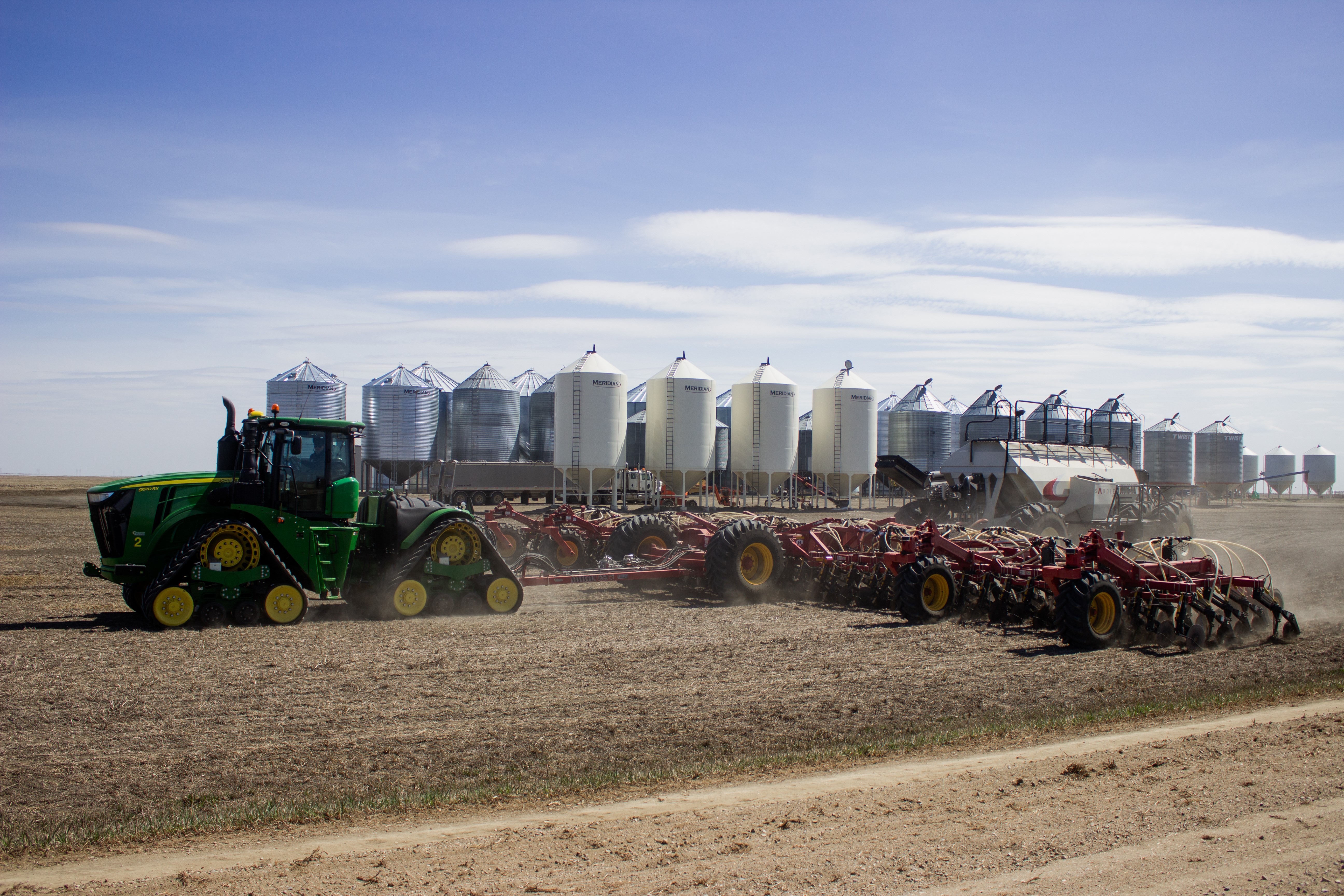 Lack of rain means Saskatchewan producers get a head start on seeding