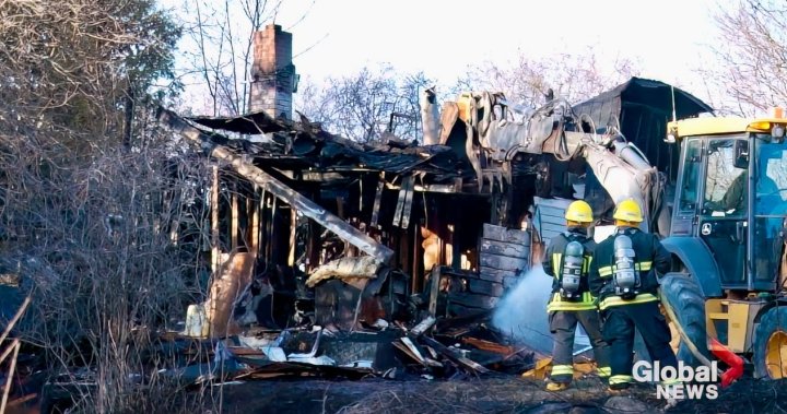 Няколко домашни любимци загинаха след пожар в къща на север