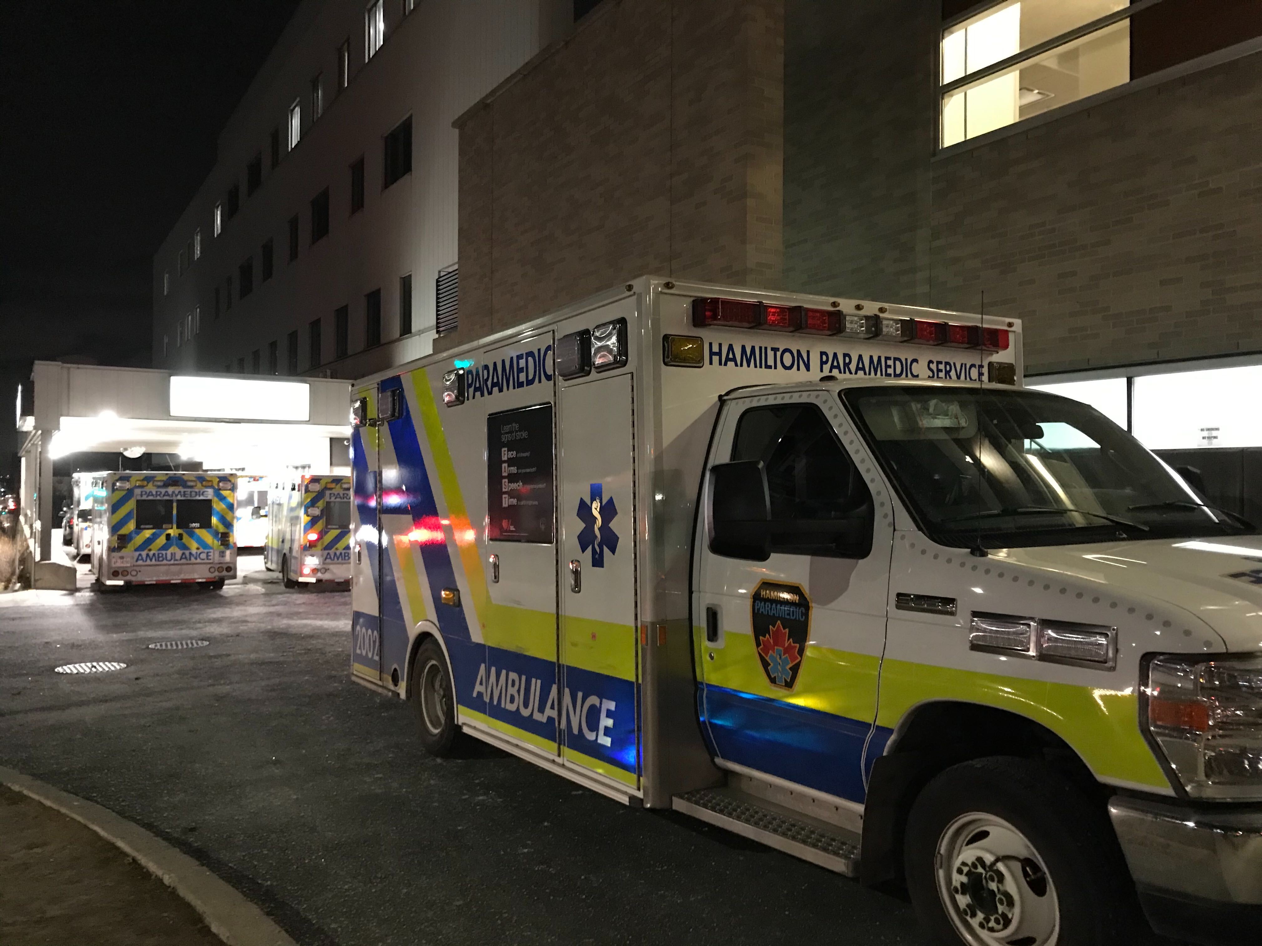 Спадът в обажданията на парамедици в края на миналата година