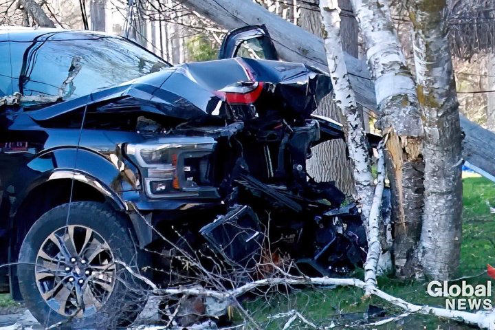 Off-duty Peterborough police officer helps save driver’s life following crash