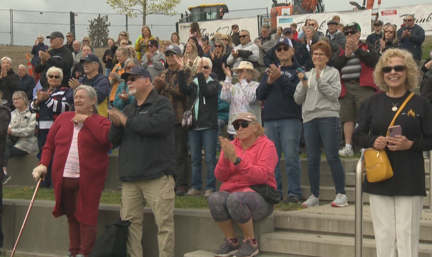 Heroes’ welcome as firefighters, support crews thanked for battling
McDougall Creek wildfire