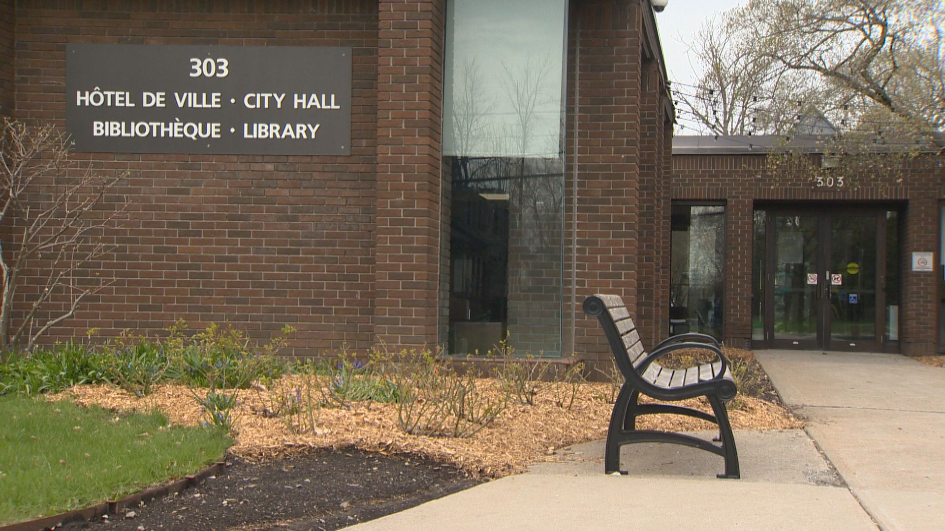 Обществената библиотека в Бийконсфийлд е на повече от 50 години