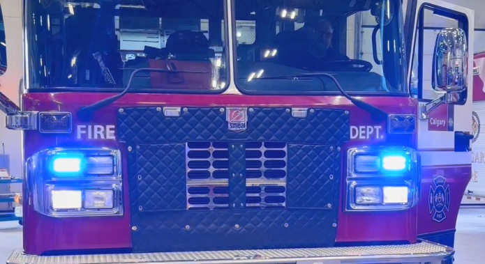 Пожарната служба на Калгари ще пилотира сини светлини на пожарни коли