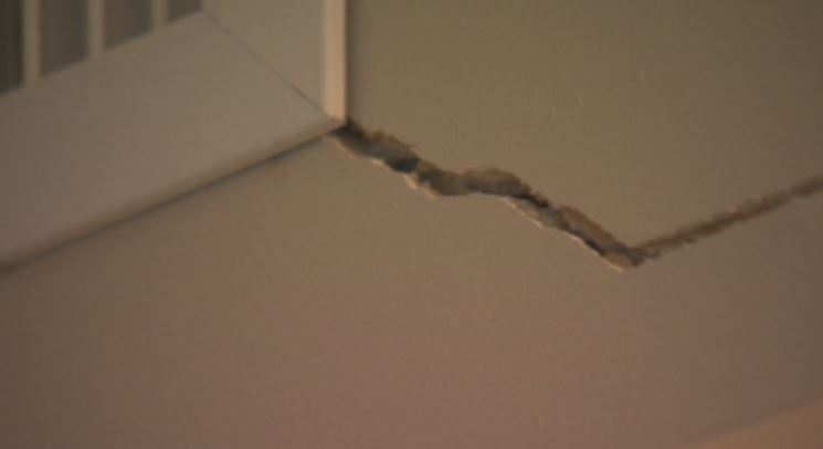 Сградата която беше евакуирана по рано през седмицата близо до центъра