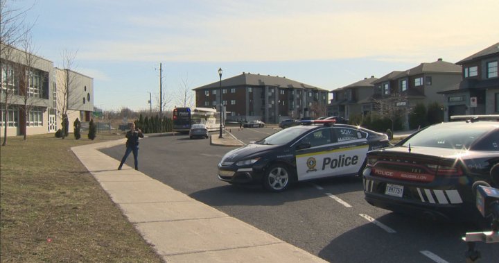 Полицията на провинция Квебек SQ разследва след като тялото на