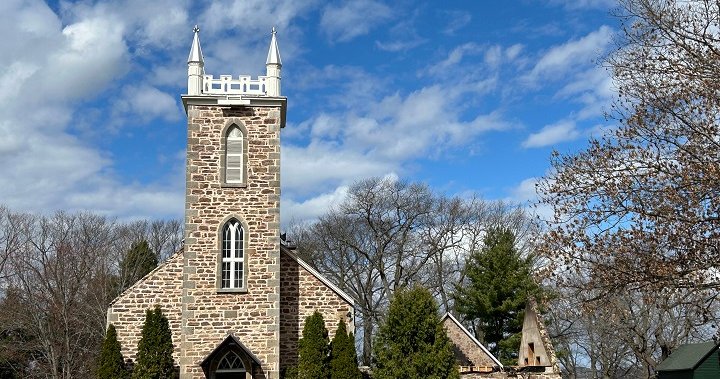 Квебекската общност се зарича да възстанови църквата Хъдсън, повредена при „опустошителен“ пожар
