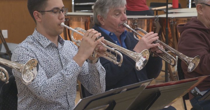 Kelowna City Concert Band се готви да изпълни нова мелодия Повече
