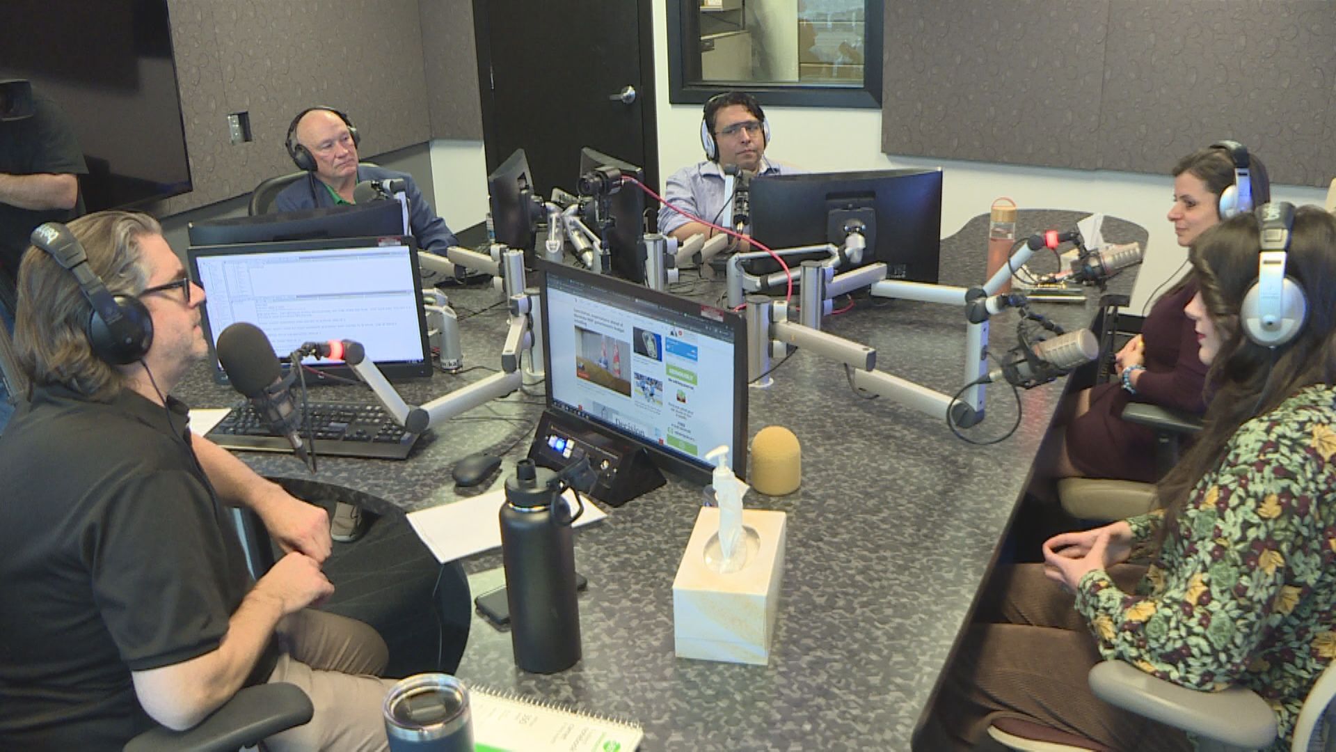 Global News и 680 CJOB разговаряха с четирима жители на