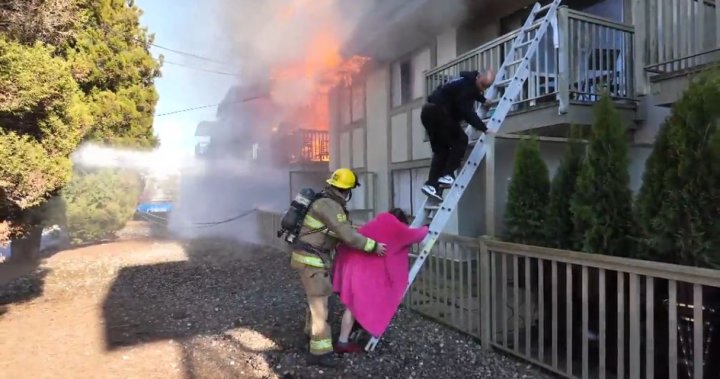 Уловено на видео: Жена казва, че „герой“ й е помогнал да се спаси от горящата сграда в Бърнаби
