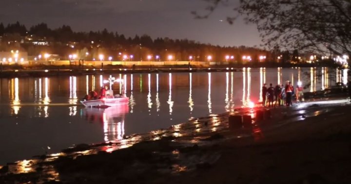 „Светлините светят“: RCMP в Кокитлам вижда превозно средство, потопено в река Фрейзър, не може да го достигне