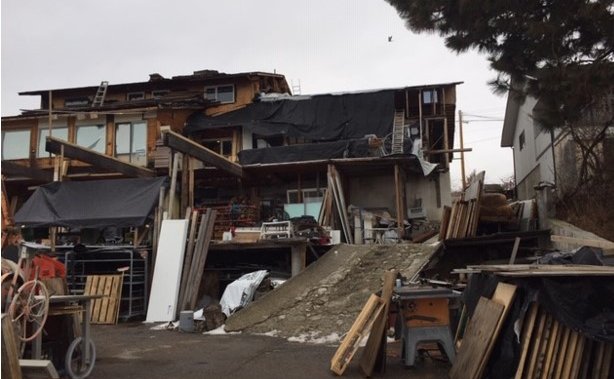 „Трагично“: Известно разбитият дом в Келоуна е изправен пред разрушителна топка