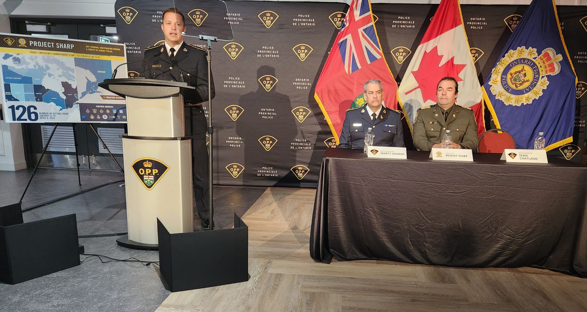 Провинциалната полиция на Онтарио казва че няколко души в Монреал