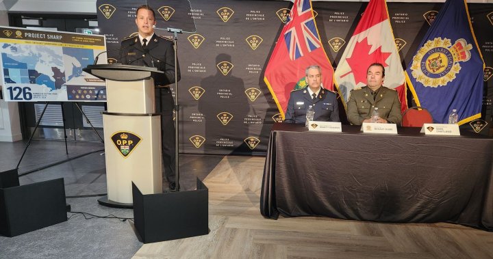 Провинциалната полиция на Онтарио казва че няколко души в Монреал