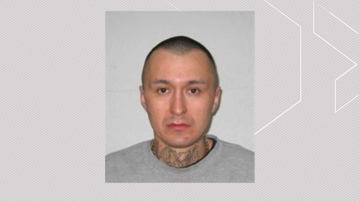 The Correctional Service of Canada said Kelvin Aubichon, 30, escaped from the Stan Daniels Healing Centre in Edmonton.