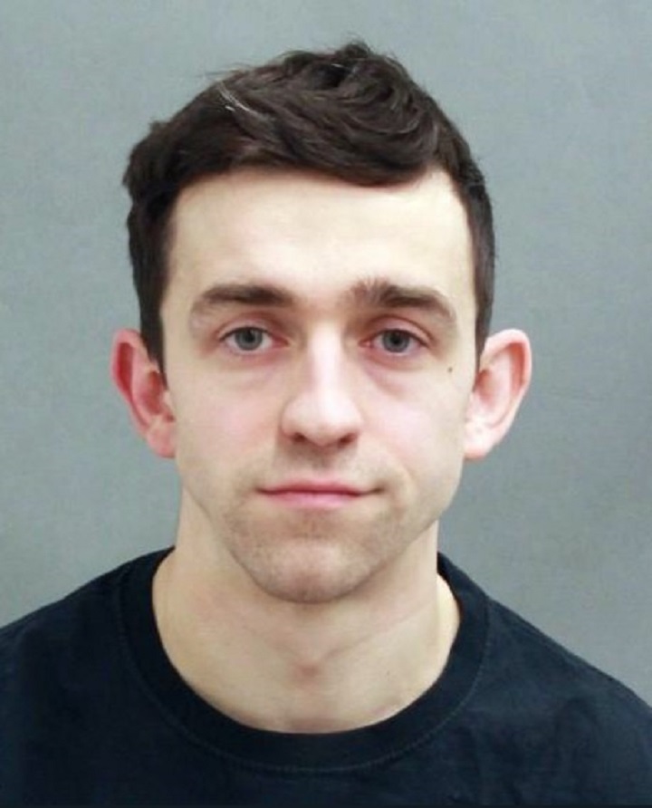 Полицията в Торонто казва че е повдигнала обвинения срещу мъж